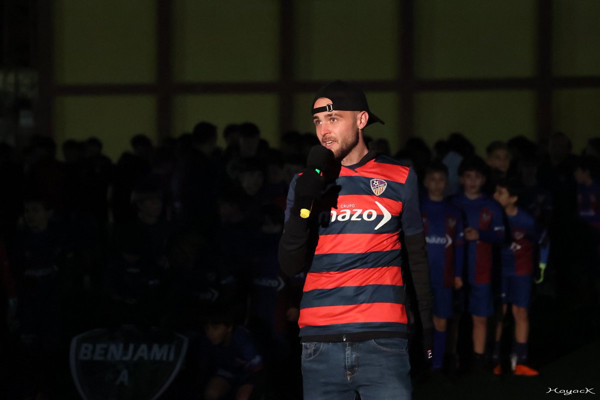 🎮 El viernes pasado celebramos nuestra presentación, y por primera vez disponemos de nuestro equipo de e-Sports. 🔝

El divendres passat vam celebrar la nostra presentació, i per primera vegada disposem del nostre equip de e-Sports. 🔝

  🫱🏼‍🫲🏽 @UDAlziraxEMK 💙❤️