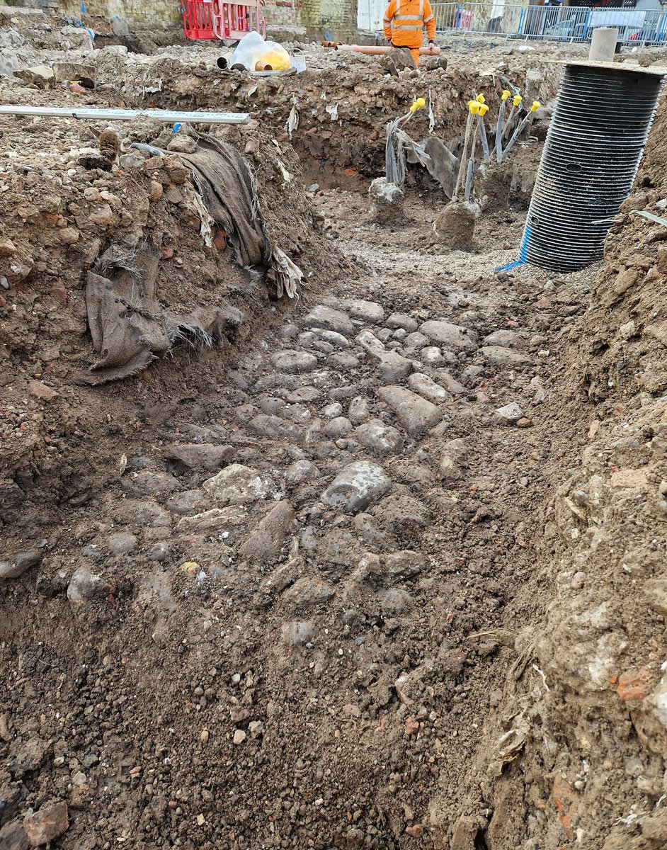 Fake History Hunter tweet media