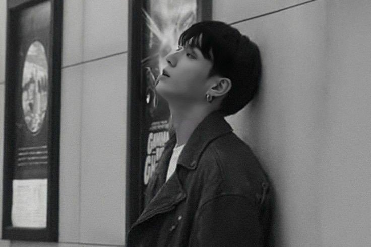 kazzerry's tweet photo. — Life after breakup. #goldenbear

jungkook x chaewon three tweet au
©pieceoftyun, 2024. https://t.co/yV2ENzDreZ