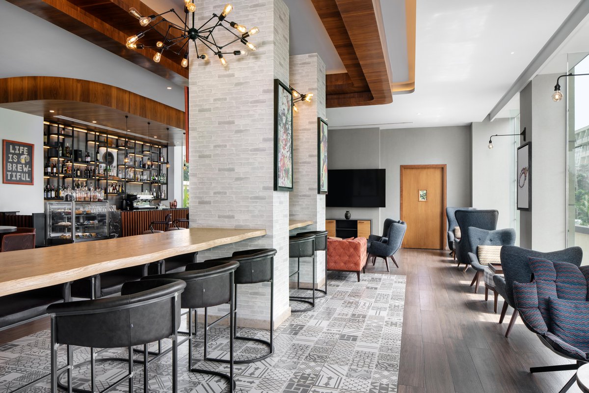 FourPointskgl's tweet image. Brew Bar - Sip, Savor, Smile! 
Happy Hour vibes at their finest.

#bestbrews
#brewbarkigali #fourpoints #fourpointskigali #kigali #rwanda #VisitRwanda