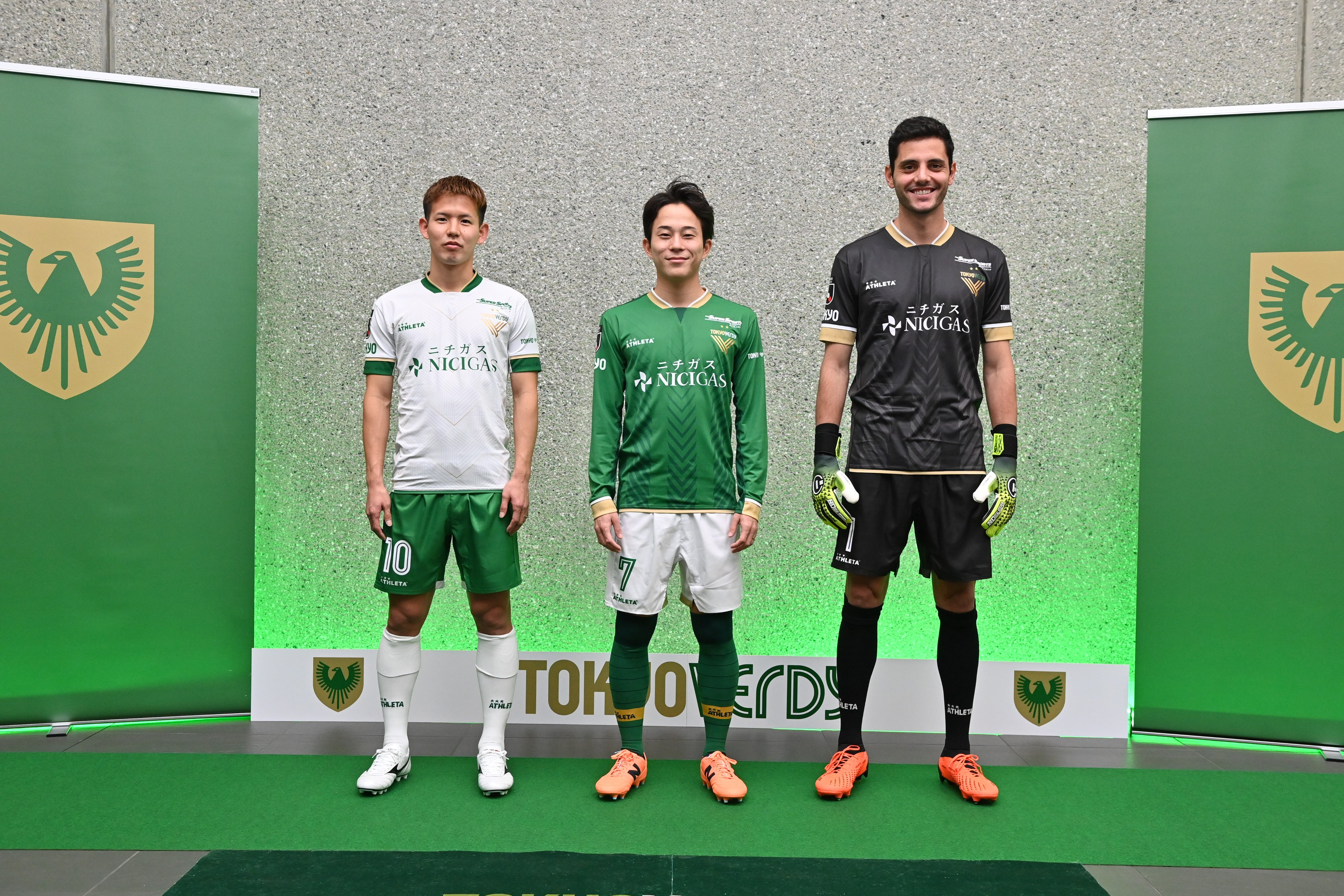 新品・送料無料】東京ヴェルディ アスレタ製 2019ユニフォーム 新品・送料無料】東京ヴェルディ アスレタ製 2019ユニフォーム