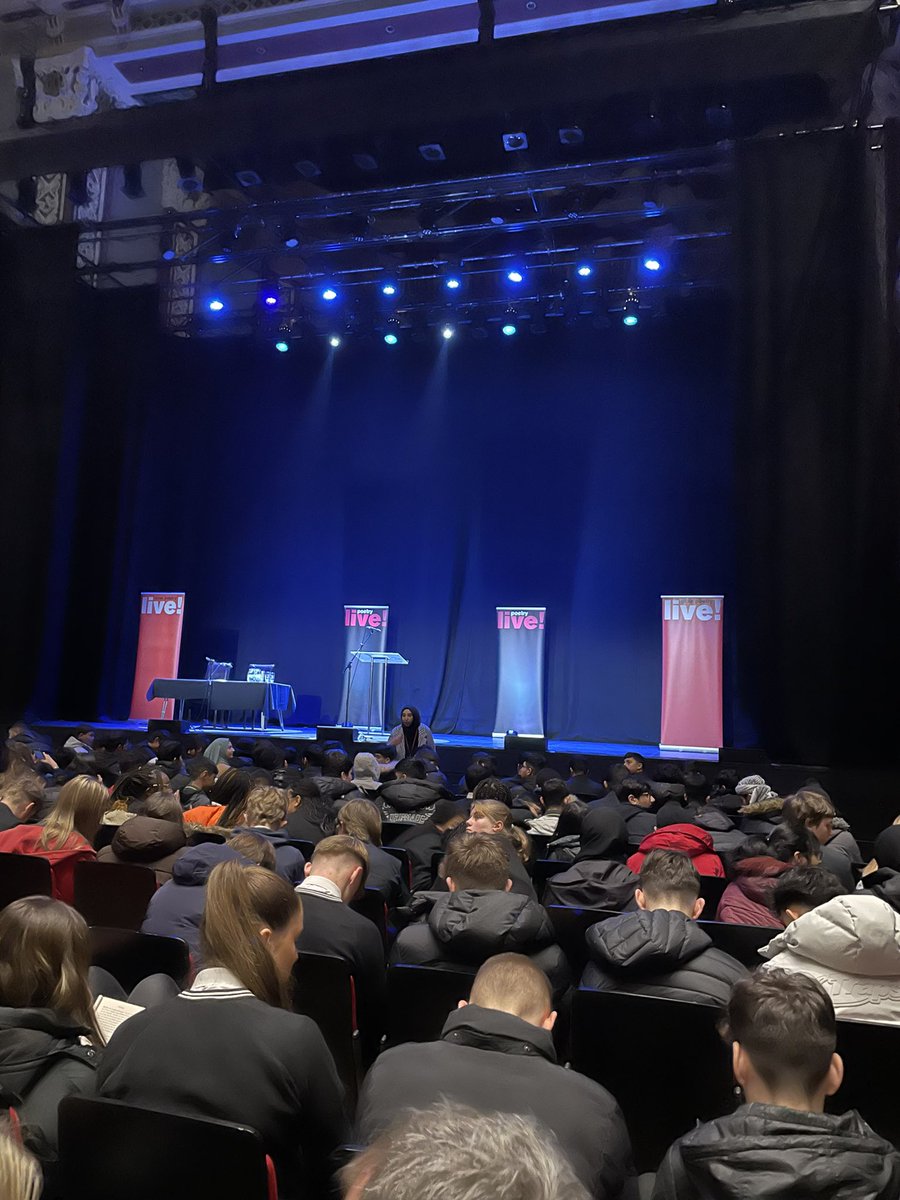 EnglishUws's tweet photo. The stage is set and we are good to go with GCSE Poetry Live! https://t.co/yV5nyjFCcR