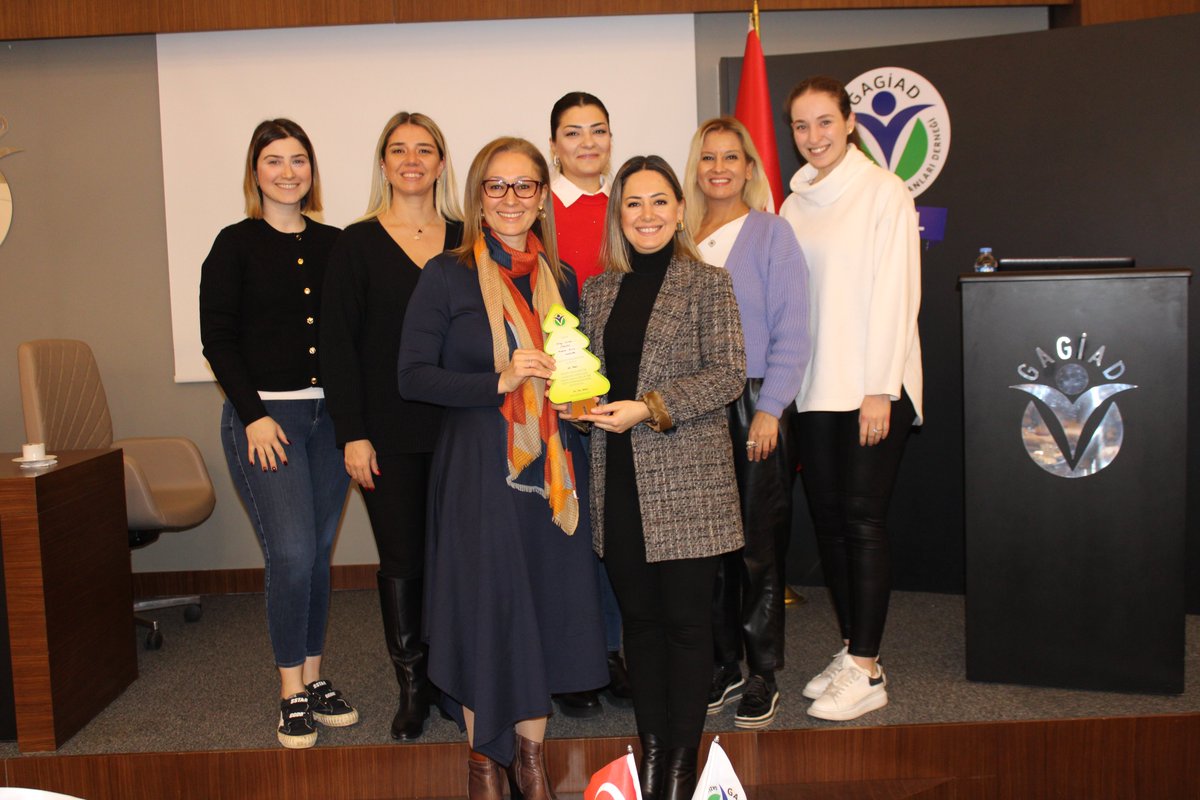 Gagiad's tweet photo. Kadınlar Kurulumuz tarafından düzenlenen Ceresta Eğitim Danışmanlığı ve Koçluk Merkezi Kurucusu Hülya Güven'in eğitmen olarak yer aldığı Koçluk Becerileri Semineri üye eşlerimizin katılımlarıyla gerçekleşti. https://t.co/lC8GNqm3tE