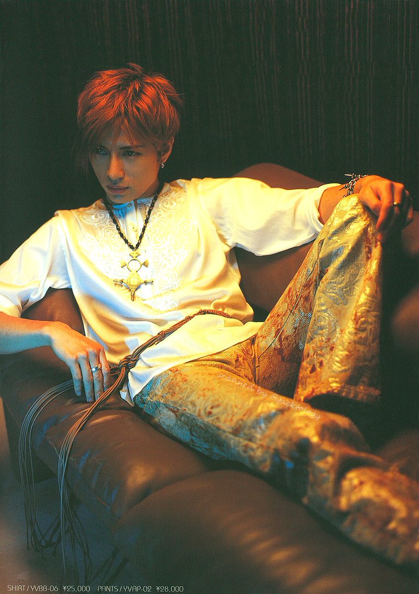 3/10) Gackt in the Yoshiyuki Konishi Spring Collection 2002