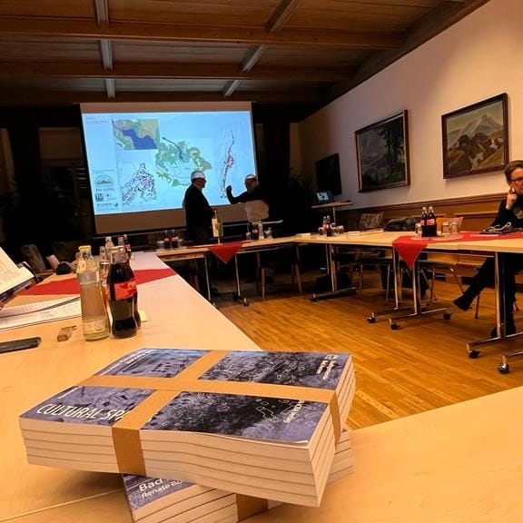 Präsentation vom Buch "Kulturräume: Bad Aussee" mit Ergebnis des Studentenkurses an der TU Wien und Artikel von ICOMOS Austria Mitgliedern U. Herbig, R. Bornberg und Bernd Paulowitz. 
icomos.at
#icomos #unesco #welterbe #kulturerbe #heritage #worldheritage