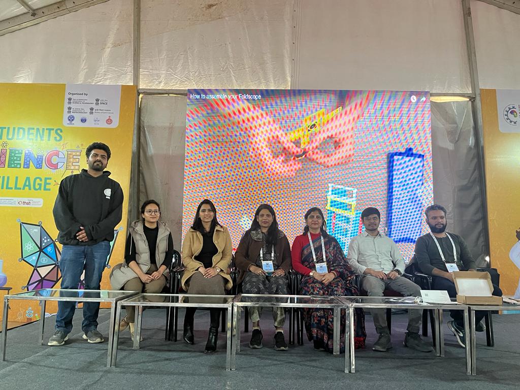 insa_academy's tweet image. 🔬 Uncover the micro world's wonders for just a dollar! 🌐 Exciting Foldscope demos await students at the Student Science Village in IISF. 🔍✨ #IISF #Foldscope #MicroWorldExploration @bpandeyb