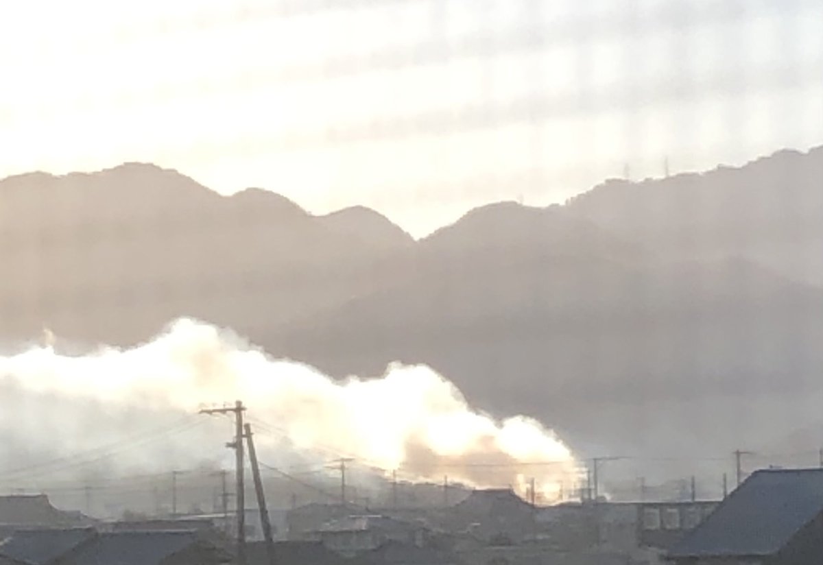 jens202309's tweet photo. 香川県三木町野焼き
火事かと思いきや、野焼き。
#香川県三木町野焼き
#野焼き悪臭 https://t.co/k7c1dKpF9D