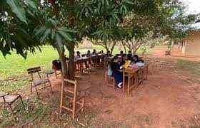 BogadoMayor's tweet photo. IMAGEN DE LA CORRUPCION EN PARAGUAY

Invierten en su comodidad
Pagan 2 o 3 veces mas de lo que realmente cuesta
Milles de niños estudian sentados sobre silletas rotas.. https://t.co/qpgdAwQaqZ
