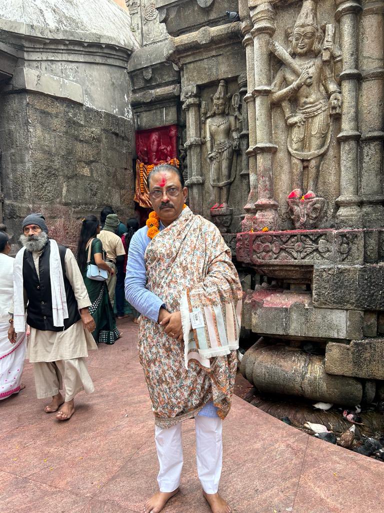 Rajib4BJP's tweet photo. আজ শ্রী শ্রী মাতা কামাক্ষা দেবীর আশীর্বাদ পাওয়ার সৌভাগ্য লাভ হয়।
 আমি মায়ের কাছে রাজ্য বাসীর সুখ-সমৃদ্ধি প্রার্থনা করি। https://t.co/2H5xdvmDih