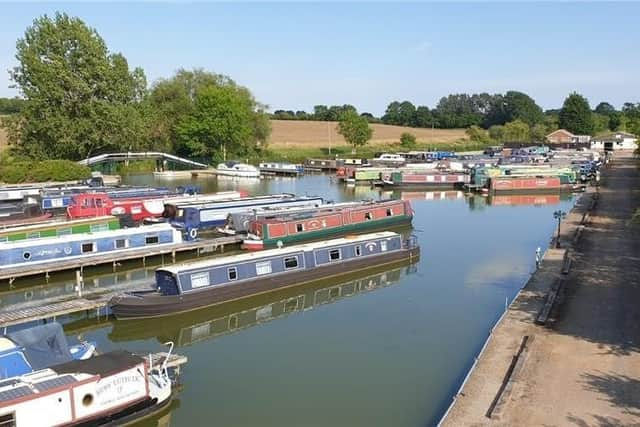 Large canal marina on six-acre site near Leamington to be sold for at least £950,000 Fenny Marina in Fenny Compton, with 85 boat berths warwickshireworld.com/news/people/la…