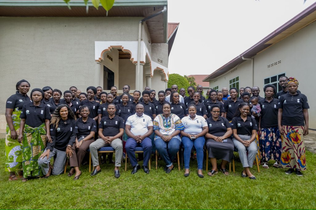 ywprwanda's tweet photo. Happening now! Training of WASH champions in Bugesera District organized by @ywprwanda in partnership with @WateraidRwanda and @BugeseraDistr . Strengthening community in Climate Resilience and Gender Sensitive WASH https://t.co/PuGSWO685Q
