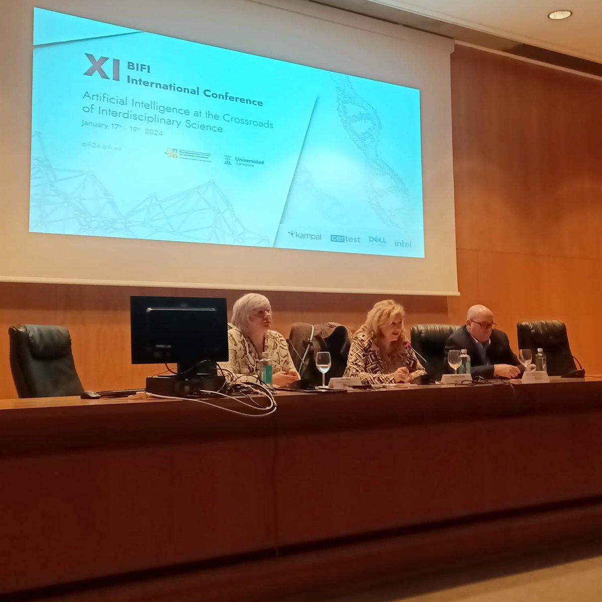 UccUnizar's tweet photo. Más de 120 investigadores en Inteligencia Artificial participan en el congreso internacional del instituto @bifi_unizar. 

Inauguran @RosaBoles1,  vicerrectora Política Científica @unizar, #PilarGayan, Ciencia e Investigación @GobAragon y @cosnet_bifi  

https://t.co/Lvl9Oe8vKQ https://t.co/0QUOXeXNnb