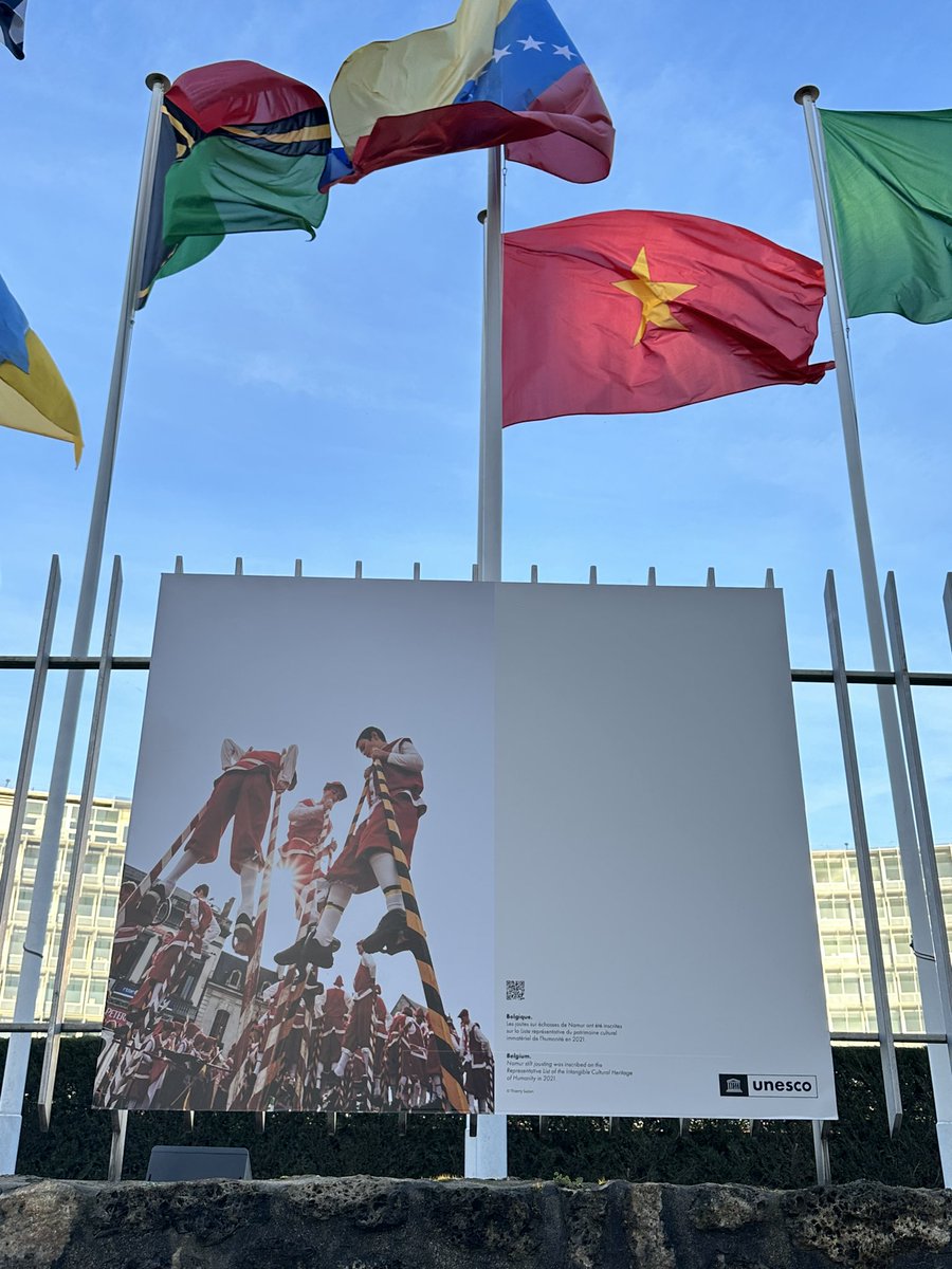 Wallonie-Bruxelles en France (@wb_france) on Twitter photo #Spotted! Les joutes sur échasses de <a href="/VilledeNamur/">Ville de Namur</a>, patrimoine immatériel de l’humanité, en ce moment visibles sur une exposition photo sur la façade-rue du siège de l’<a href="/UNESCO/">UNESCO 🏛️ #Education #Sciences #Culture 🇺🇳</a>. #Spotted! Les joutes sur échasses de <a href="/VilledeNamur/">Ville de Namur</a>, patrimoine immatériel de l’humanité, en ce moment visibles sur une exposition photo sur la façade-rue du siège de l’<a href="/UNESCO/">UNESCO 🏛️ #Education #Sciences #Culture 🇺🇳</a>.