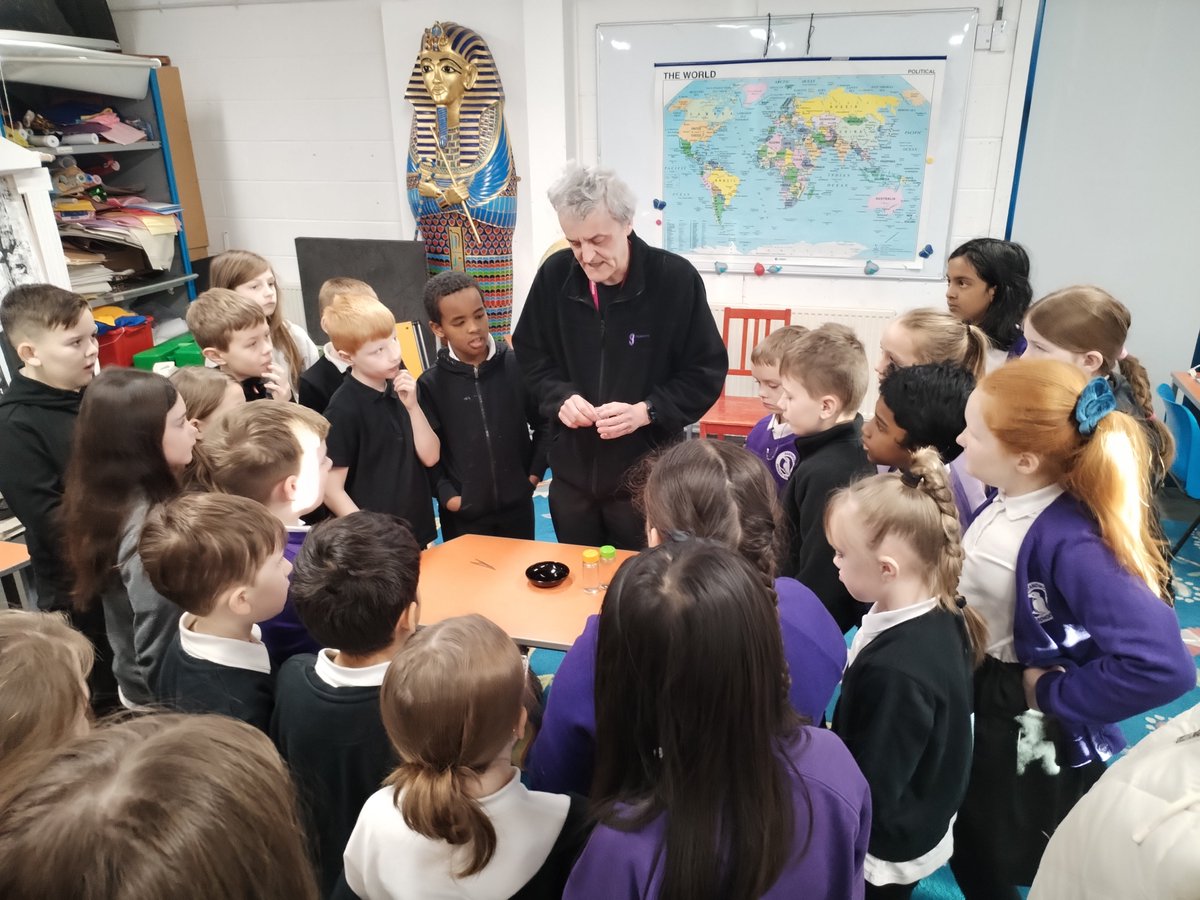 Sandwood120's tweet image. P5 have had a wonderful morning @GlasgowMuseums learning all about the materials of our planet. It was great to get hands on with our learning .

#learning #materials #discov