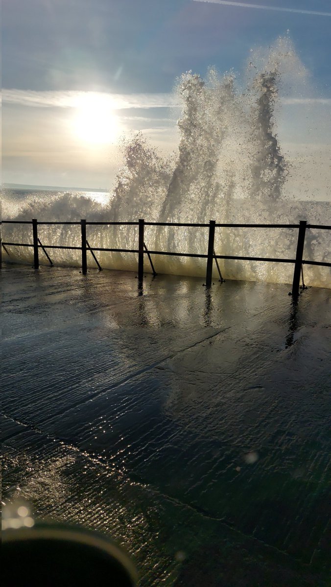 joefitz1303's tweet photo. Tramore this morning @CarlowWeather @MetEireann https://t.co/Y2rAt9KNYz