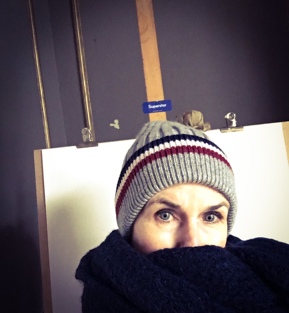 Studio life ❄️💙❄️

Been standing infront of this blank drawing paper for 2 hours now - think I’ll call it a day! 🥶😭😅

#artist #womanartist #studio #atelier #painter #freeze #Winter2024 #snow #winterblues #artistsblock
