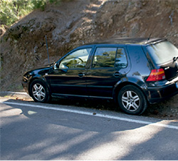 DGTes's tweet image. #TestDGT Como norma general, en una vía interurbana de doble sentido de la circulación está permitido parar fuera de la calzada...

    A. en el lado izqdo, dejando libre el arcén.
    B. en el lado dcho y dejando libre el arcén.
    C. en el lado dcho y sobre el arcén.