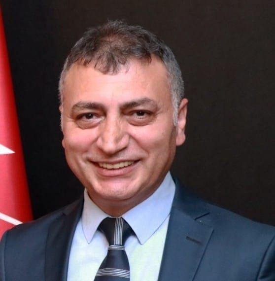 ATAMA:
İstanbul Selimiye Veteriner Sağlık Meslek Lisesi 1992 yılı mezunu arkadaşımız Ecevit YILMAZ; 16.01.2024 tarihinden itibaren İstanbul Büyükşehir Belediyesi / Mezarlıklar Daire Başkanı olarak görevine başlamıştır.
Arkadaşımızı tebrik eder, başarılar dileriz,
#selimiyecandır