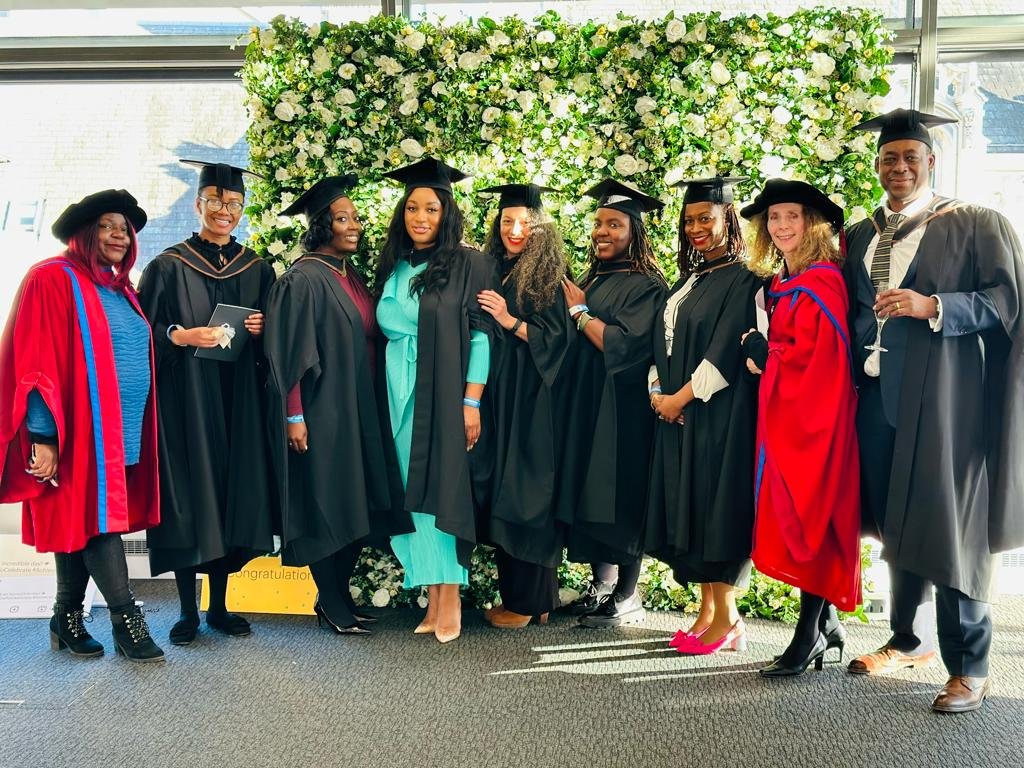 BlackWriteGold's tweet photo. Our wonderful 2023-4 MA BLackBritLit graduates and tutors! @WordsofColour @kadijattug @GoldsmithsEng @malorieblackman @FloellaBenjamin @LennyHenry @DianaEvansOP @KMcCarthyWoolf @hendersonmullin https://t.co/2UeFQeeOR1