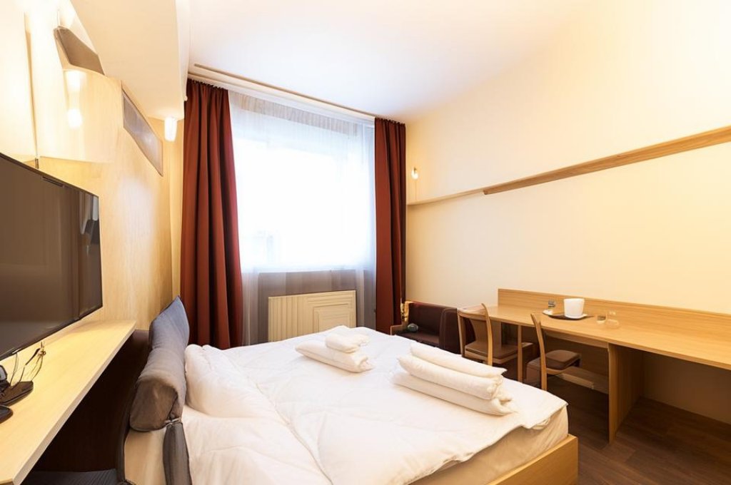 Отель В10 в центре Санкт-Петербурга — идеальное сочетание стиля и доступной цены. Насладитесь элегантностью без переплат.
#гостиница #отель #Питер #Петербург #hotel #minihotel #Peterburg #SaintPetersburg
zoon.ru/spb/hotels/gos…