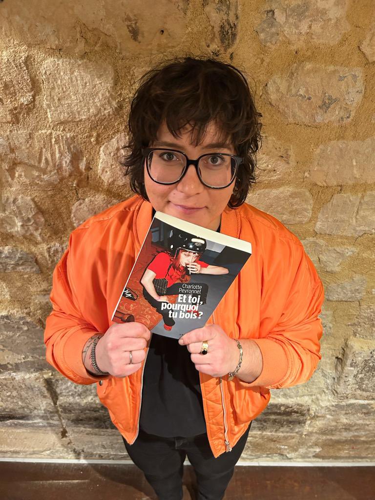 En ce #DryJanuary, je vous repartage mon podcast <a href="/FrictionsMedia/">FRICTIONS</a> sur le tabou de l’alcoolisme chez les femmes, et en particulier <a href="/CharlyPeyronnet/">Charlotte Peyronnet</a>. Elle vient d’ailleurs de publier son livre (« Et toi, pourquoi tu bois? » ed. Denöel).

🎧 Lien d’écoute : 
frictions.co/therapie-de-gr…