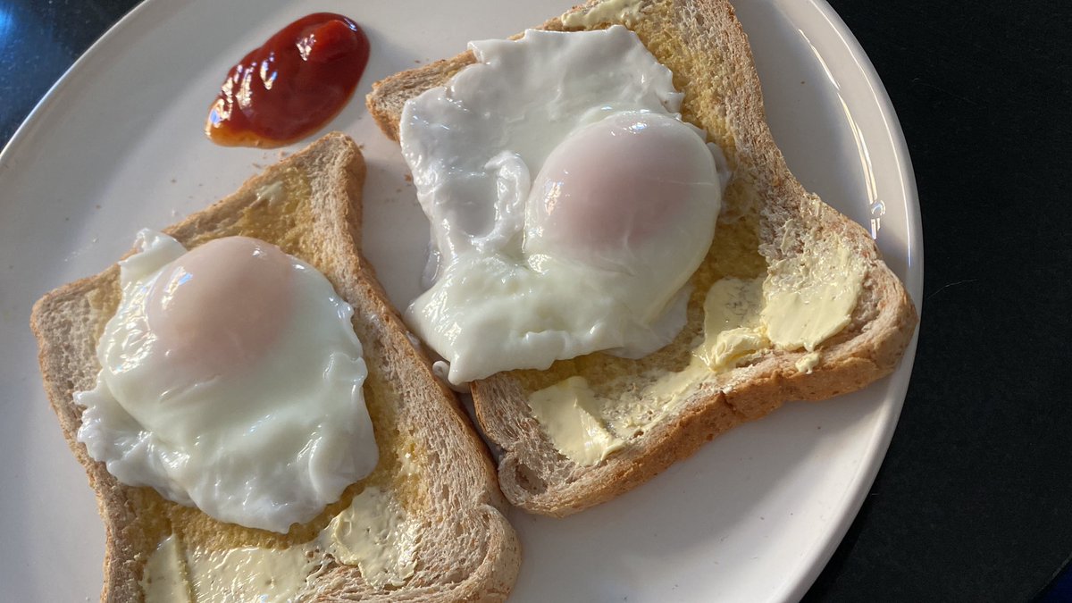 dave_redfearn's tweet image. How do you eat yours?

#eggs #poached