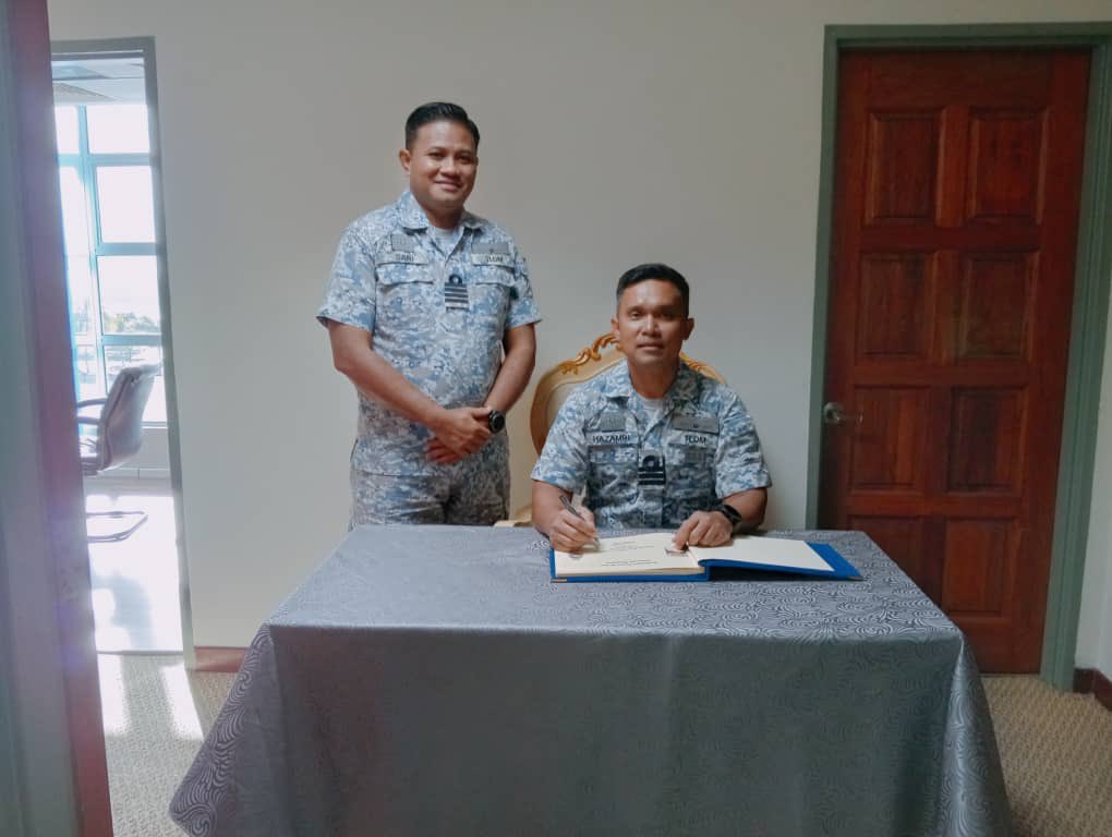 LMS_113's tweet photo. “Gratitude is the most exquisite form of courtesy.”
17 Jan 24 - Pegawai Memerintah telah melaksanakan Kunjungan Hormat kepada Komander Pangkalan Kota Kinabalu iaitu Kepten Ahmad Sani bin Zakaria TLDM pada sebelah pagi harini.
#kdbadik113
#devotedtoexcellence https://t.co/CCqc6Nz9wE