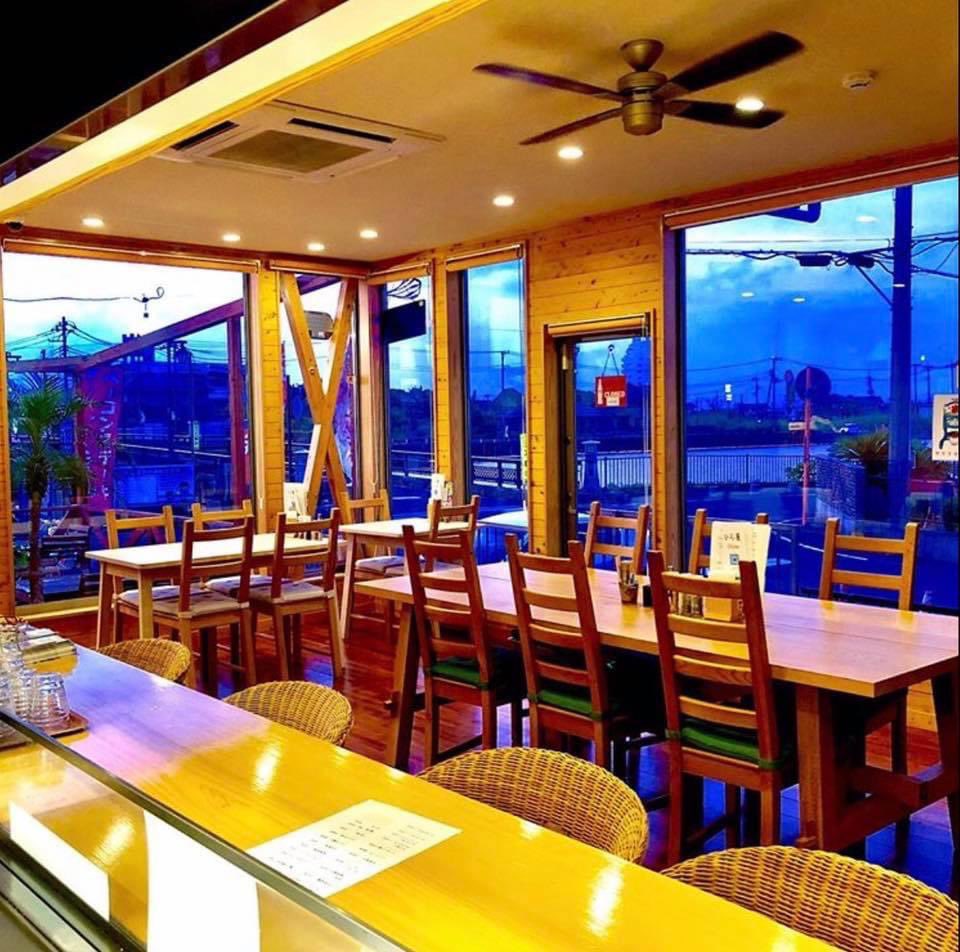 HiroyaMarine's tweet photo. 店舗も販売中です♪海近くの部屋付店舗物件いかがですか。設備備品も揃ってすぐ開店できますよ。 #店舗物件 #海近店舗 https://t.co/IhYCf7uuvS
