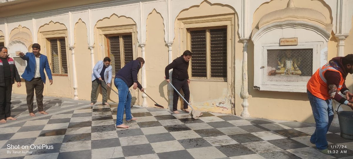 Today massive cleanliness drive conducted in the inner premises and outer surroundings of Raghunath Temple by JMC along with Raghunath Bazar Association under Swachh Teerath Campaign. In coming days all the famous temples of Jammu City shall be cleaned through special drive.