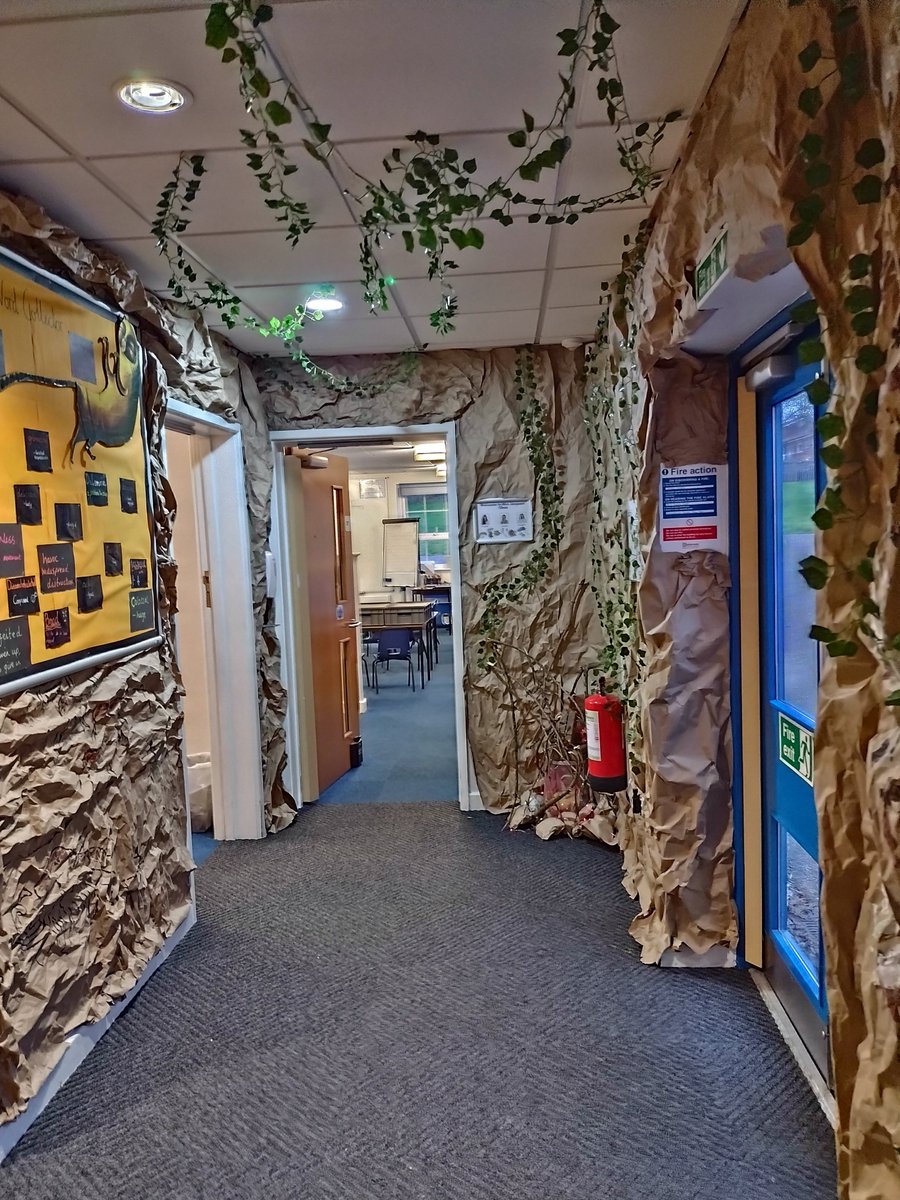 enricharch's tweet image. Had a great day with Year 3 at @pvacademies Kirkstead Junior campus. Big thank you to Mrs Jacques and Mrs Brough. and mostly the children! Best pots of the day by Indie and Alfie!
ps Love what you've done with the place!
#Pinxton #Nottinghamshire #ArchaeologyInSchools