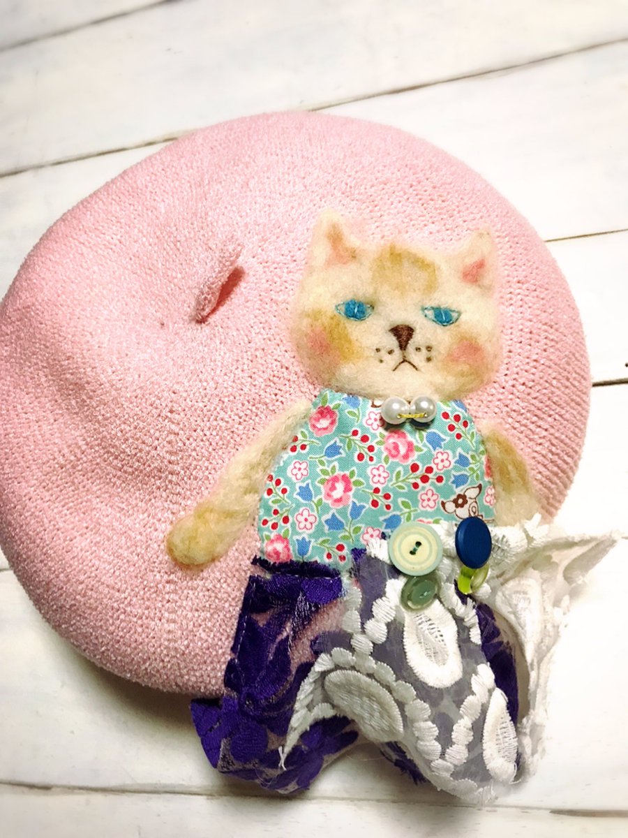 paopaoroom's tweet photo. ありがとうございます。
只今、Instagram LIVE配信で通販開始中です。
お問い合わせなどは、
@AtticDays 店にお願い致します。ベレー帽もあります!
#belet #贝雷帽 https://t.co/Yl5mcT5QTO