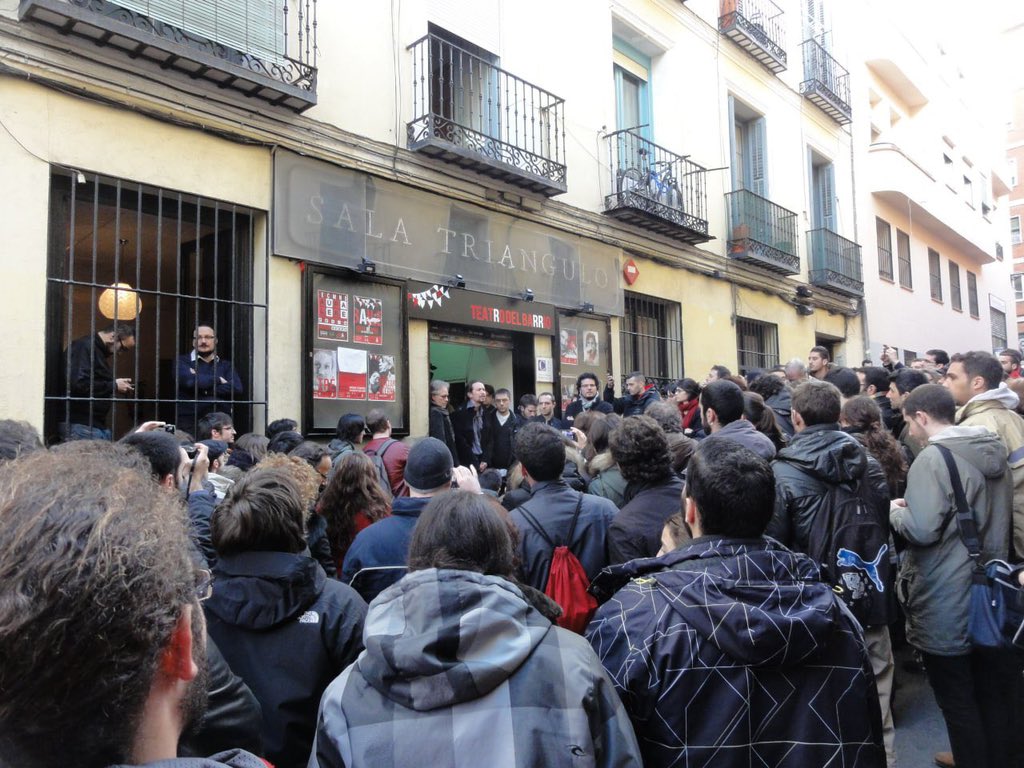 DavidCLGA's tweet photo. Decía un filósofo que quién olvida su historia, está condenado a repetirla. Hoy se cumplen 10 años del día que cambió para siempre la política española. No podemos permitirnos volver al bipartidismo y al "no nos representan" Feliz cumpleaños @PODEMOS #Podemos10Años https://t.co/JCmWaTbTZz