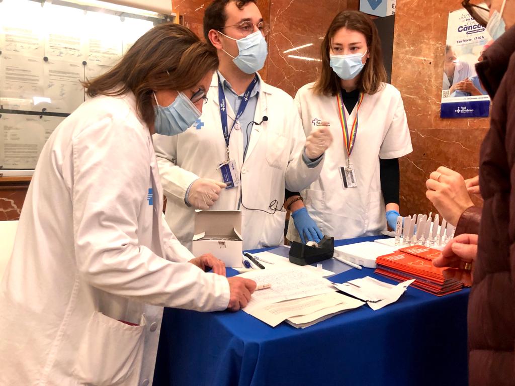 “Les malalties hepàtiques són asimptomàtiques fins que no estan en fase avançada i van en augment: el sobrepès i el consum d’alcohol són factors de risc”, diu la Dra. <a href="/Mariabutif/">Maria Buti</a>, del Servei d’Hepatologia de l'Hospital i investigadora principal de Malalties Hepàtiques del <a href="/VHIR_/">Vall d'Hebron Institut de Recerca</a>.