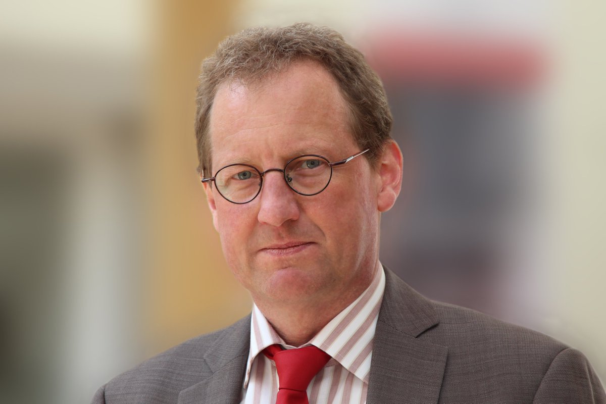 #Remigration ist Unwort d. Jahres 2023. Die Neue Rechte will damit ihre wahre Absicht verschleiern: Deportation v. Menschen mit Migrationshintergrund. <a href="/Spiess_Ffm_Linz/">Christian Spiess</a> in <a href="/journal_amosin/">Amosinternational</a>, warum es wichtig ist, rechtsextreme Artikulationsformen zu erkennen.
tinyurl.com/ycy54sw7