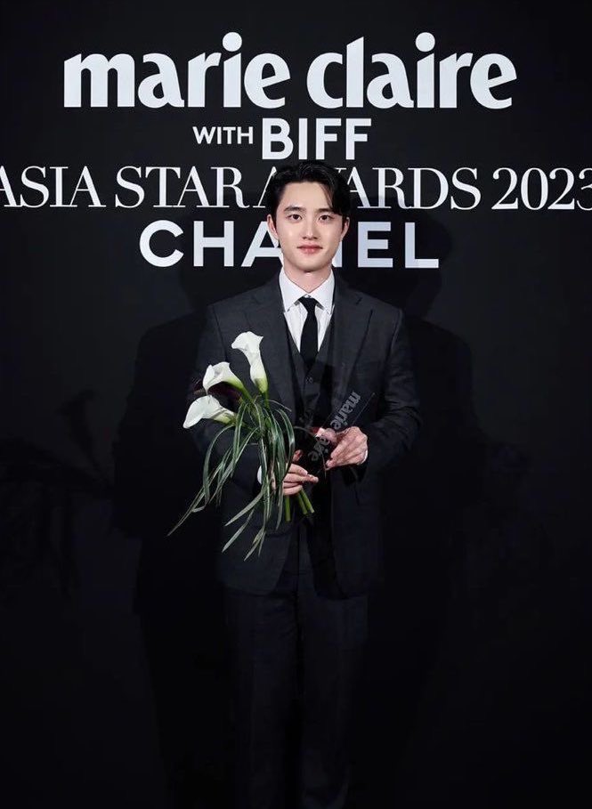 chocomints12's tweet photo. #Kyungsoo: from Idol-Actor to Chungmuro’s Rising Star

Thread ini menceritakan perjalanan karir aktor Doh Kyungsoo dari 2014 sampai sekarang! Ngga kerasa ya udah 10 tahun🥹

Btw thread ini bakalan panjang banget, semoga ngga bosen ya:) https://t.co/ekAhB1oeYV