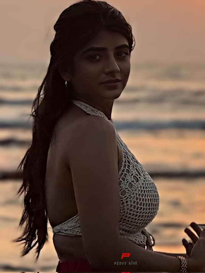 GECkmSwbIAALzaA?format=jpg&name=900x900