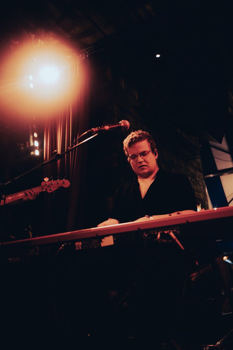 Tonight from 9pm: Renowned pianist-vocalist Ali Roocroft with chilled pop classics and jazz standards 🎹🎤🎶

FREE ENTRY &amp; 25% OFF DRINKS ALL NIGHT!

Join us from 6pm! 🍻🍸🥂