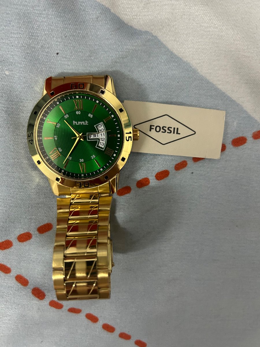 anurai20's tweet photo. I have ordered this product but they sent me such a filthy product instead of it! I was dissatisfied with this kind of approach! When I wanted to return the order they denied it directly!! Such a waste of money . Worst experience with myntra https://t.co/vBqUTtqGVJ