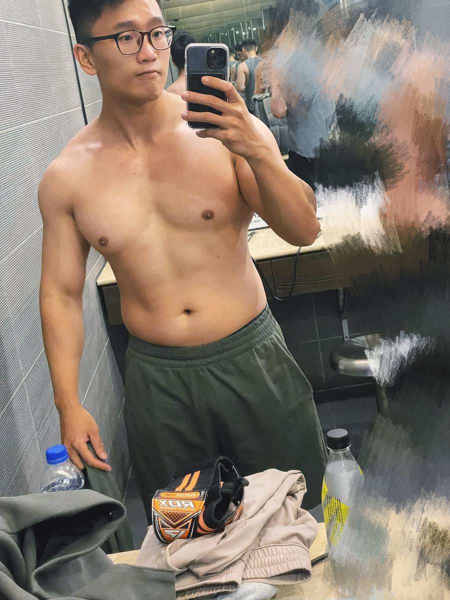 最近下腹有點猖狂🥺
👉IG instagram.com/danhuan0218?ig…