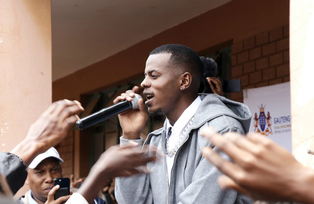 OfficialGDARD's tweet image. [IN PICTURES] Second stop for the day MEC @MbaliHlopheSA is at Beverly Hills Secondary School in Sedibeng to assess school readiness for 2024. #GrowingGautengTogether #GPBack2School2024