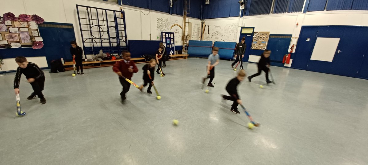 Amazing hockey session after school yesterday the children loved it !🏑🏑 @BradfordHockey @church_prim