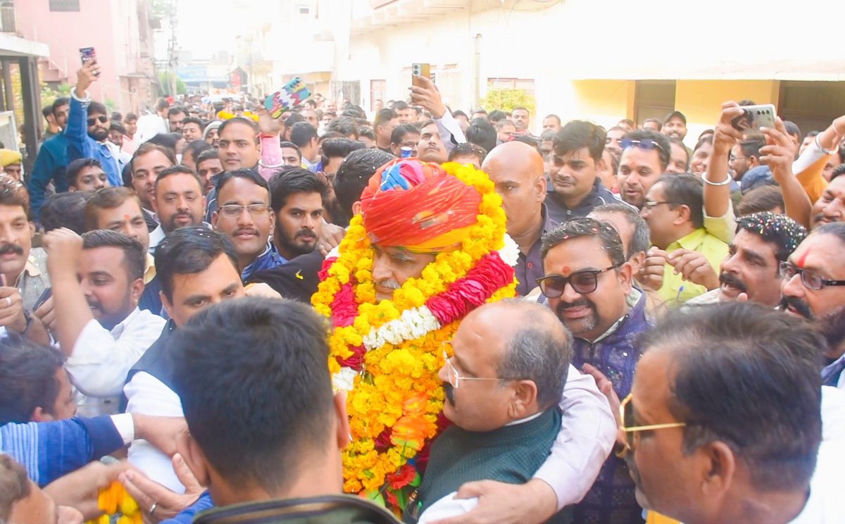 PrahladGunjal's tweet photo. राजस्थान सरकार में नगरीय विकास एवं स्वायत्त शासन मंत्री श्री झाबर सिंह खर्रा जी के कोटा आगमन पर उत्तर कार्यालय, नयापुरा पहुंचने पर भाजपा कार्यकत्ताओं के साथ स्वागत किया। @JhabarKharraBJP @BJP4Rajasthan 
#कोटा #kota #rajasthan https://t.co/JvIIFUIpiD