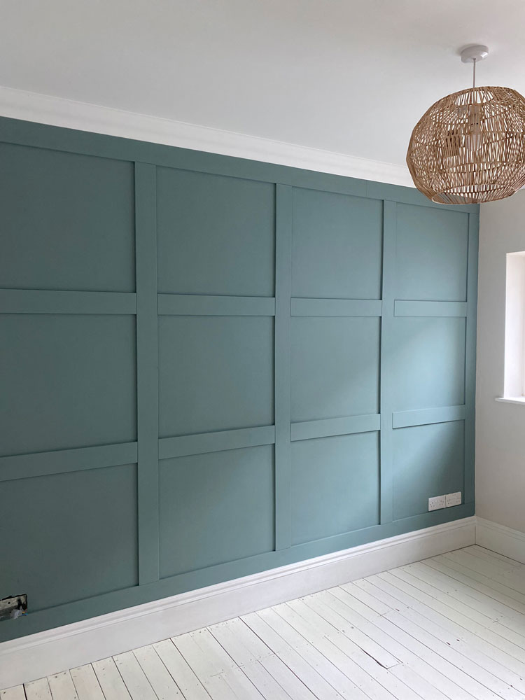 Your walls are the biggest part of your home, make them the boldest with wall panelling. 🏡

Find out how - mdfskirtingworld.co.uk/blog/wall-pane…