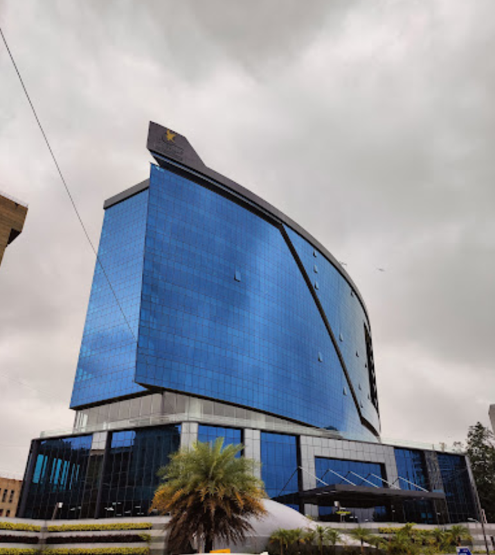 IndexKarnataka's tweet photo. 🚨Apple opens new 100% green, state-of-the-art office in Bengaluru, to house over 1,200 employees
-Office features dedicated areas for labs, collaborative work & a cozy culinary spaces known as Caffe Macs
#MinskSquare #Apple #CaffeMacs https://t.co/t7HUk3nQbn
