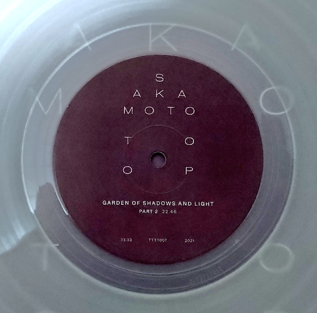 inachans's tweet photo. 教授のソロじゃないけれど、ちょっとマニアックな1枚を聴きます。
Now playing Ryuichi Sakamoto & David Toop live album "Garden of Shadows and Light", Released only of 12 inch clear vinyl UK edition. #ryuichisakamoto #davidtoop #improvisation #clearvinyl #vinyl https://t.co/1UkEdqrH9Q