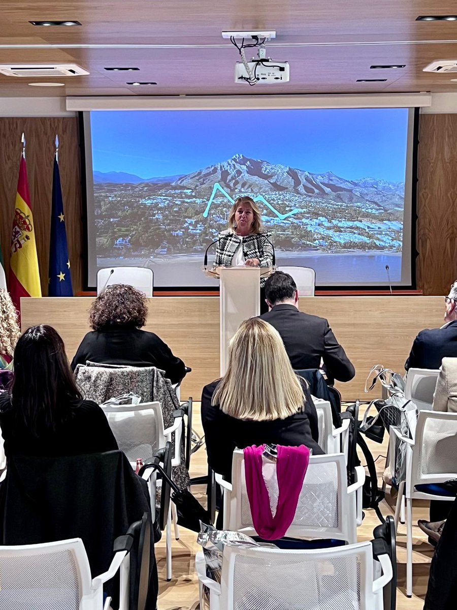 📌⛳️ Hoy en la presentación de la nueva imagen de @MARBELLATURISMO a cargo de la alcaldesa de la ciudad @AngelesMunoz_