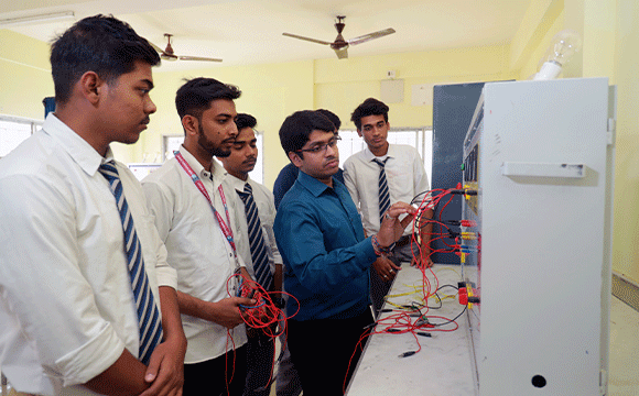 SUniversit30646's tweet image. Diploma Electrical Engineering After 10Th Or 12Th

More Info- swamivivekanandauniversity.ac.in/diploma-electr…

#diplomainelectricalengineeringsyllabus
#DiplomainElectricalEngineering
