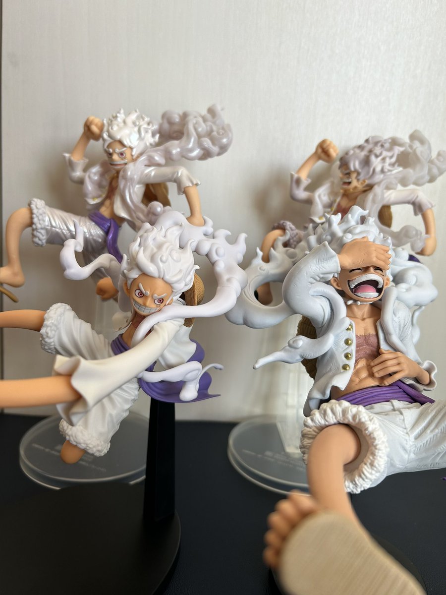 tottot4416's tweet photo. 久しぶりのフィギュア開封👏👏⛩🎍

年末にyoshiかいちょから2体もいただいてました✨🙇‍♂️
クレゲ行けてないだろーからプレゼントって😭✨

ありがとうございます🙏楽しみます🥰

まずはバトレコのニカルフィ👀

楽しく戦っている動きがあってめちゃイイです⚡️🤩

ニカ4体並べてみました👏✨👏

#飛翔会 https://t.co/JvSpEFbRtD