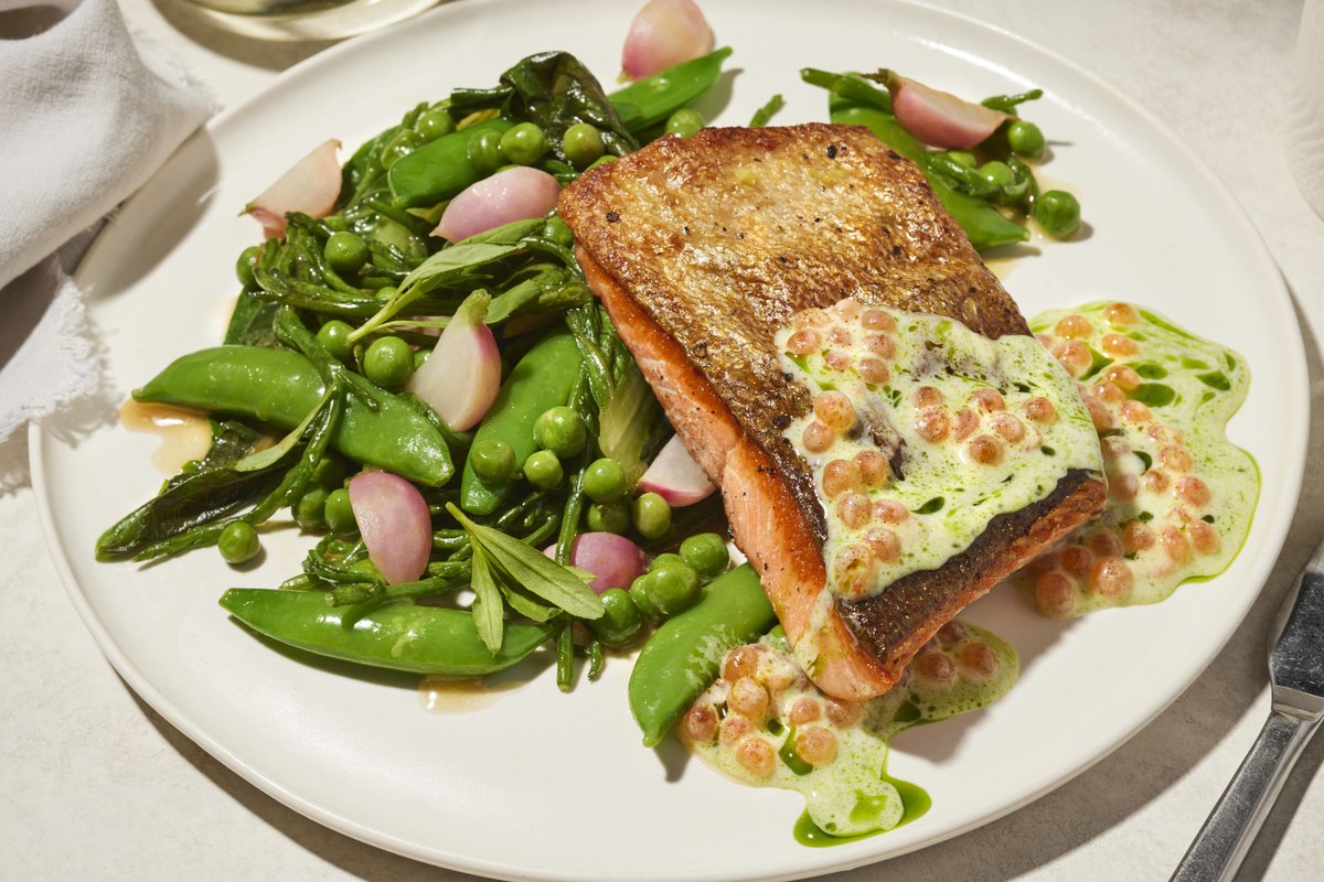 AlaskaSeafoodUK's tweet photo. Alaska seafood is the perfect fit for various diets:
๐Pescatarian
โ๏ธGluten Free
๐ฅKeto
๐Mediterranean
๐ And many more!
Read more โก๏ธ https://t.co/OcUNMhvbCS
#AskForAlaska #TheAlaskaWay https://t.co/97yjJuQZmV
