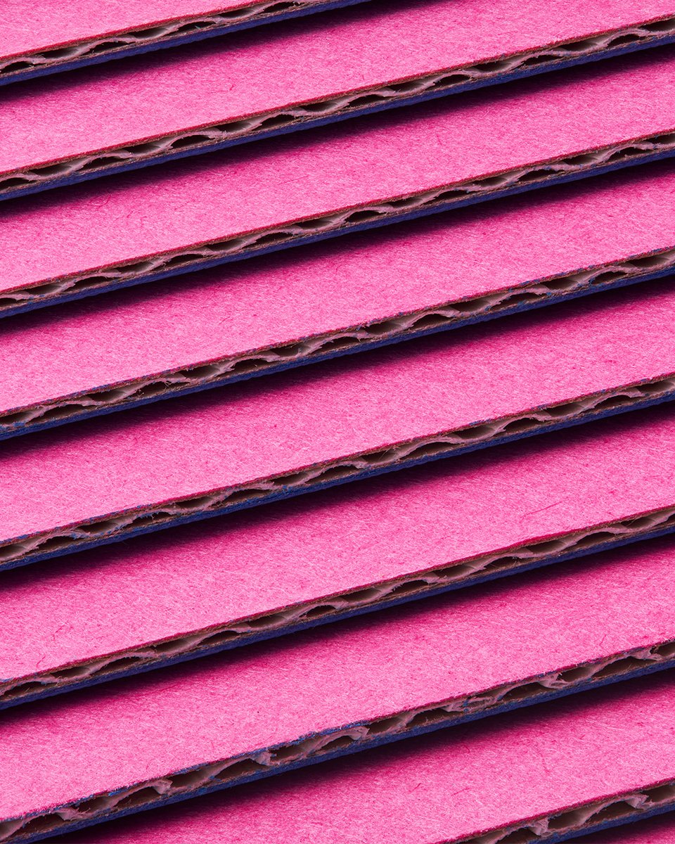 RealtPaperLtd's tweet image. #Colorflute offers over 1000 combination possibilities in 55 colours and 24 embossings . 2 protective E-flute options in Kraft and White. 1-sided or 2sided, with the 1-sided option using the smooth side of the white or kraft E-flute as the reverse. 
📸’s Ed Tritton. #colorplan